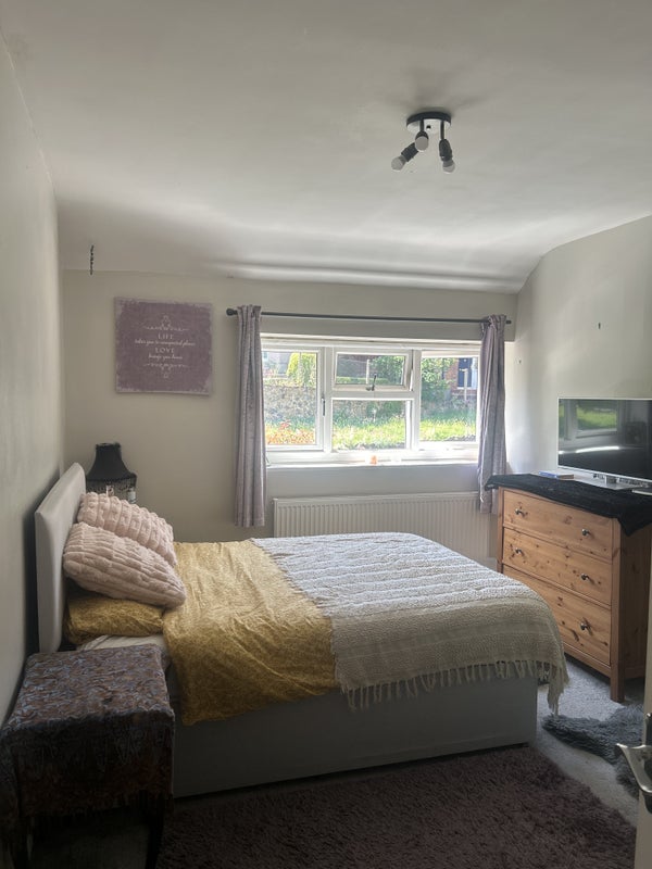 Photo 1: double room 