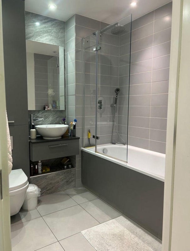 Photo 1: shared bathroon with me