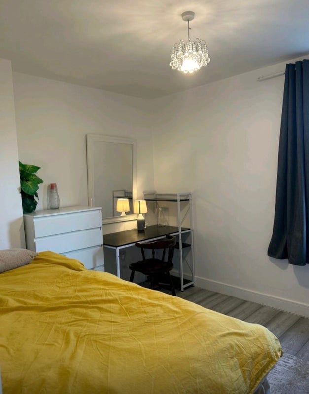 Photo 1: Room 