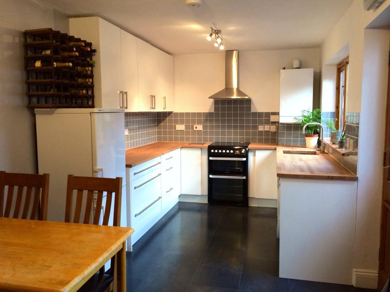 Photo 1: Kitchen