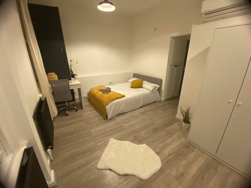 Photo 1: Studio 6 - £1350 Available from 19/07/2026