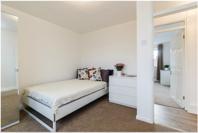 Photo 1: Spare Bedroom Pic 1