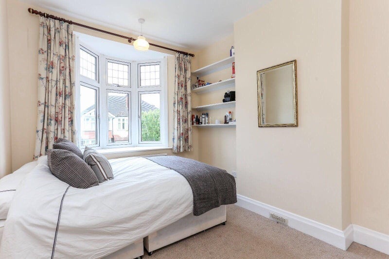 Photo 1: Room 5 