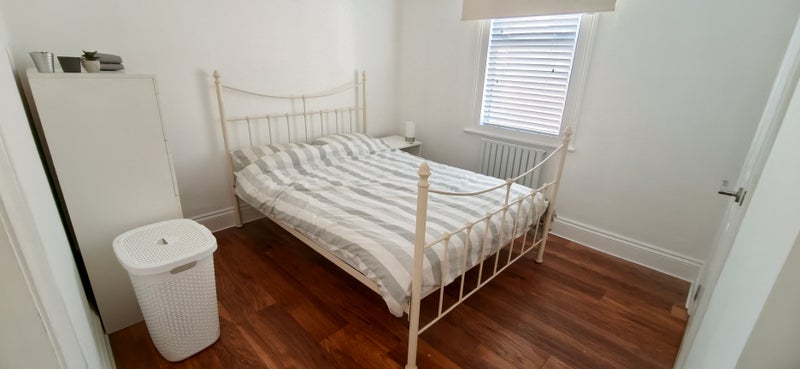 Photo 1: The ensuite room for rent