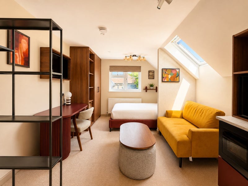 Photo 1: Room 7