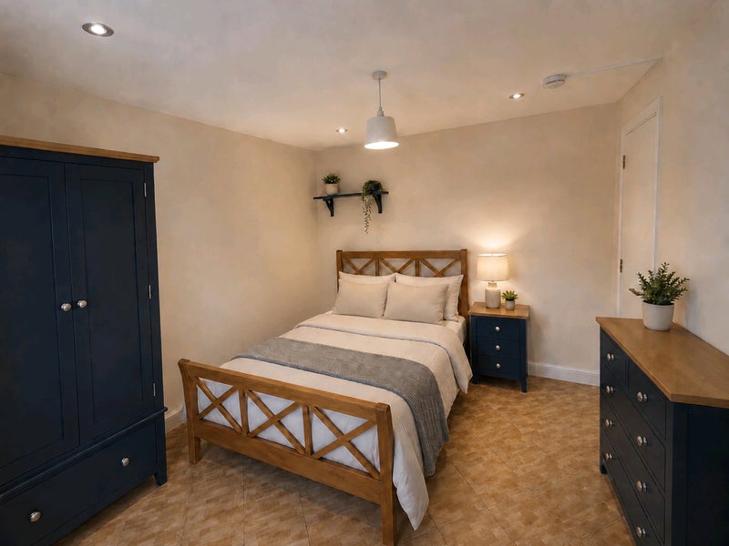 Photo 1: Bedroom 1