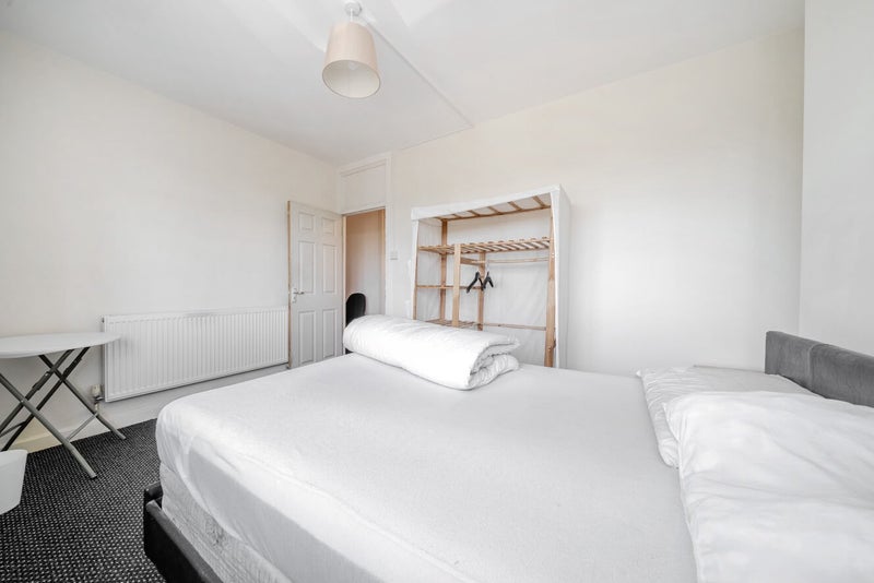 Photo 1: Room Available (largest room in the property)