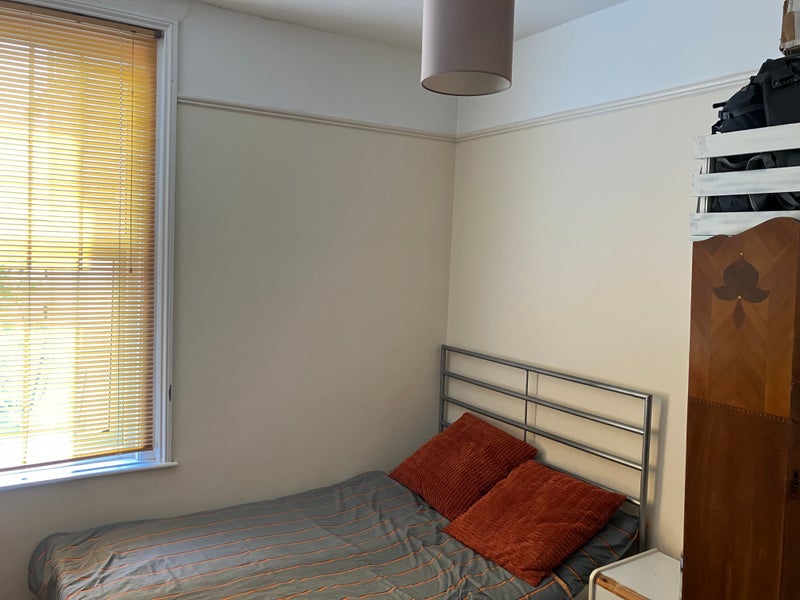 Photo 1: Double Bedroom available