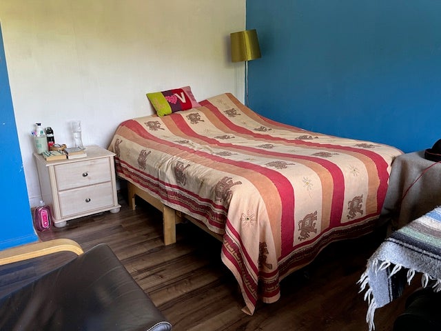 Photo 1: Bedroom