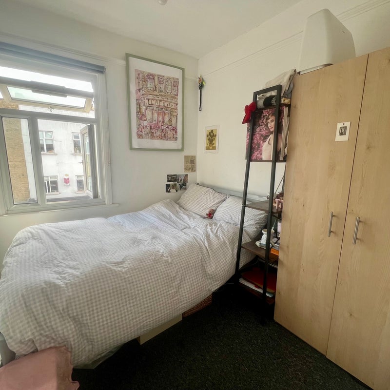 Photo 1: The room!