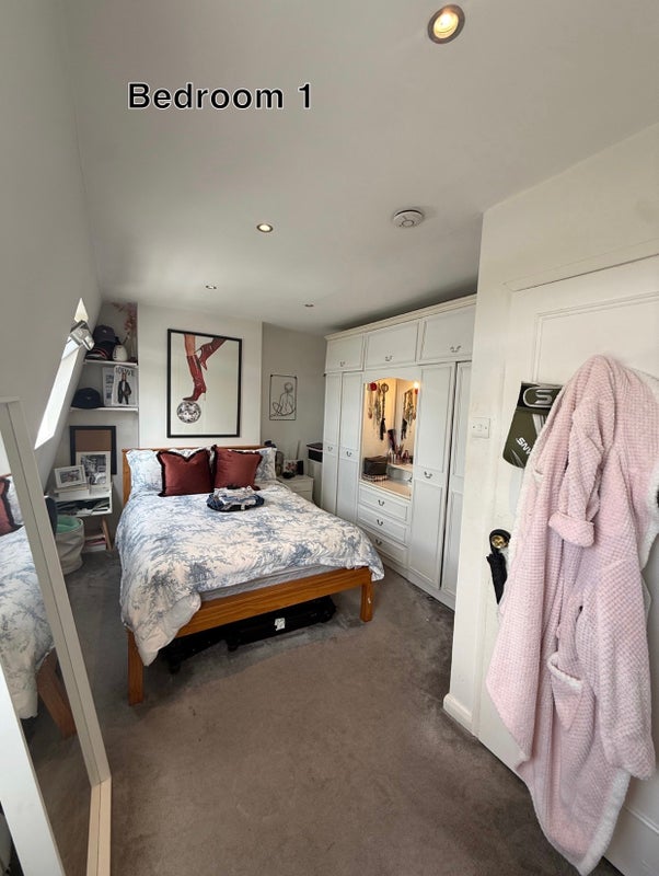 Photo 1: Bedroom 1 
