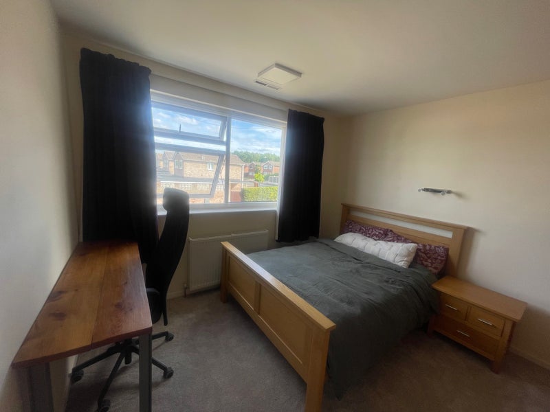 Photo 1: Room 1