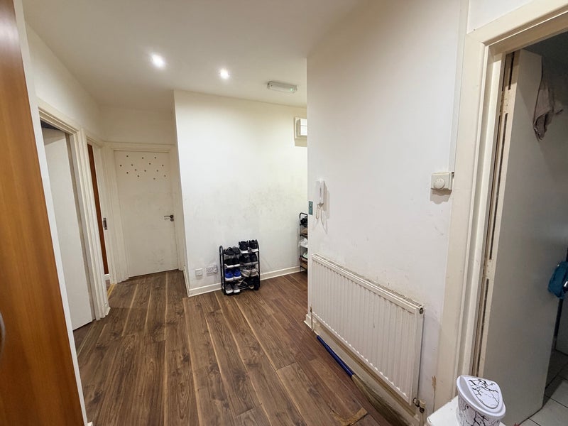 Photo 1: Common area