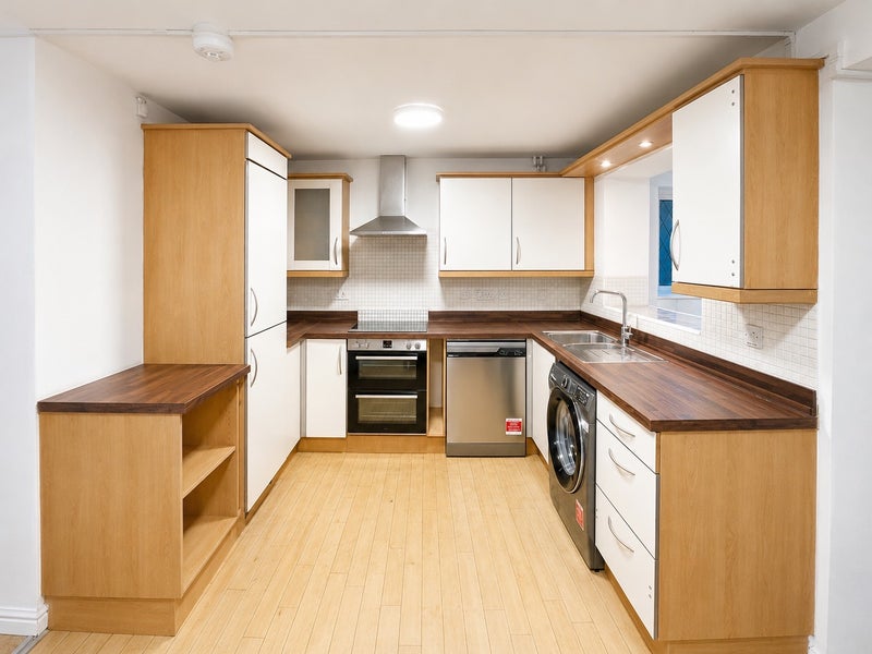 Apartment in Bristol, Horfield - View 4