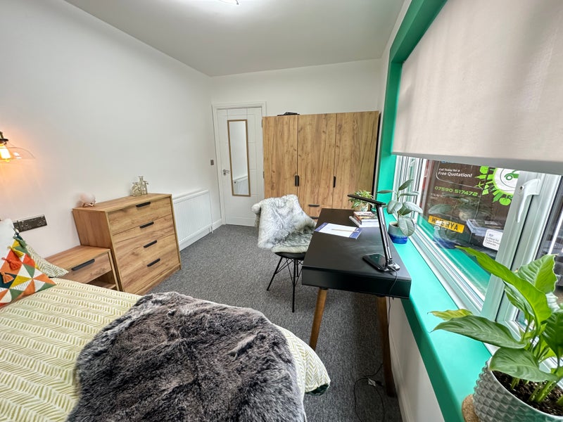 double rooms in Bristol (BS16) - View 2