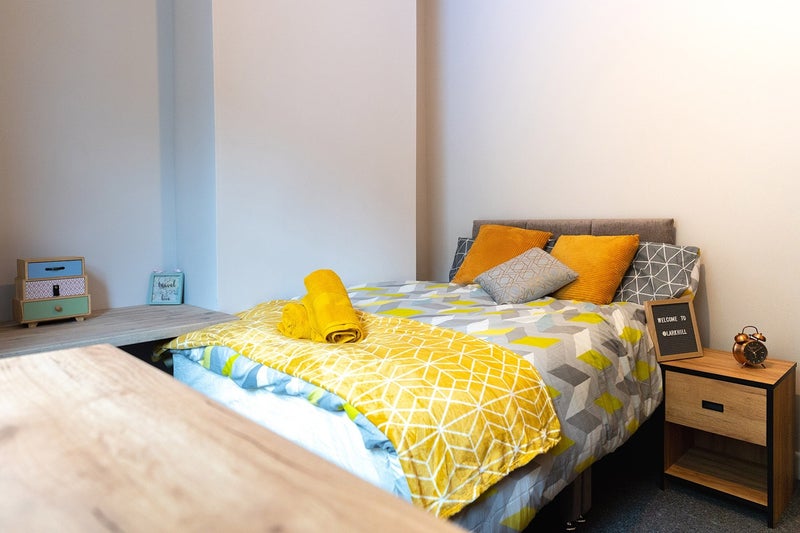 Photo 1: Room 2