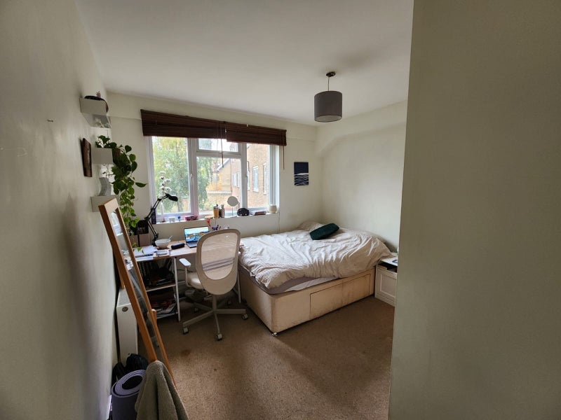 Photo 1: Bedroom