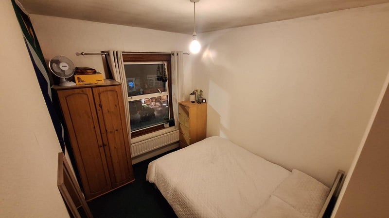 Photo 1: Bedroom