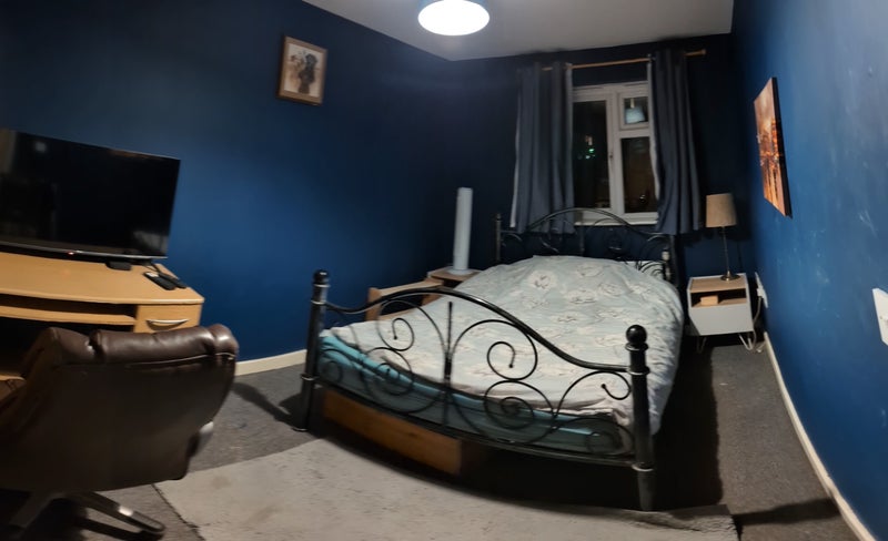 Photo 1: room