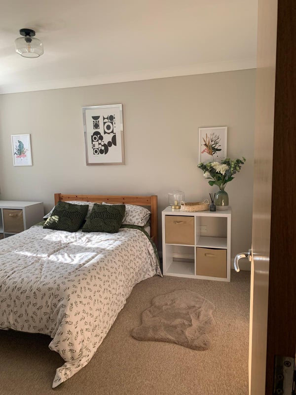 Photo 1: Available double room