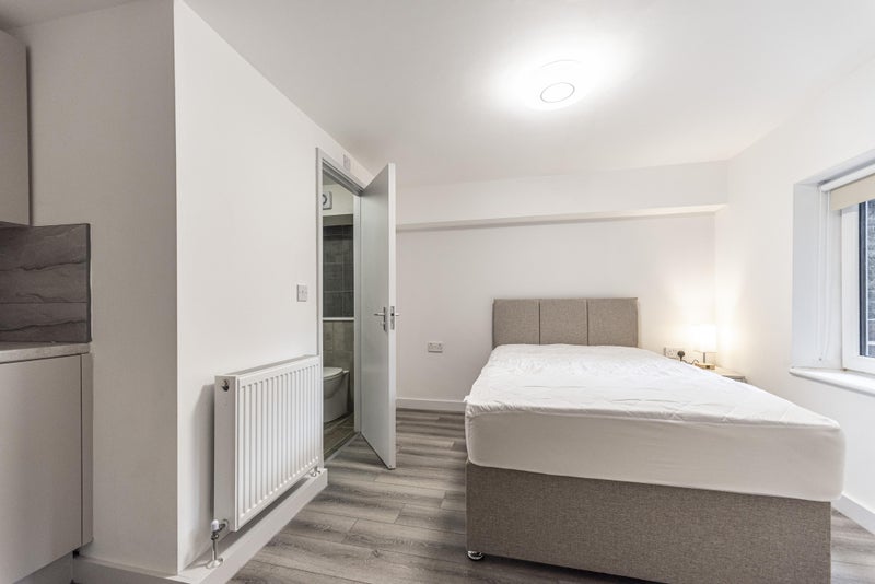 Photo 1: Executive Double En Suite Room