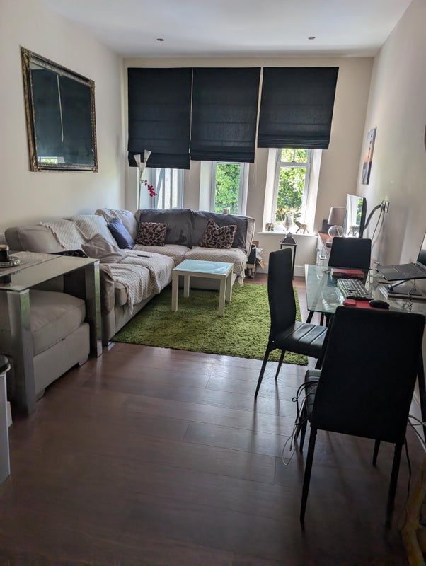 Photo 1: Living room area