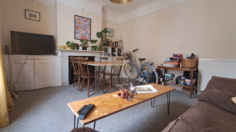 Photo 1: Living room
