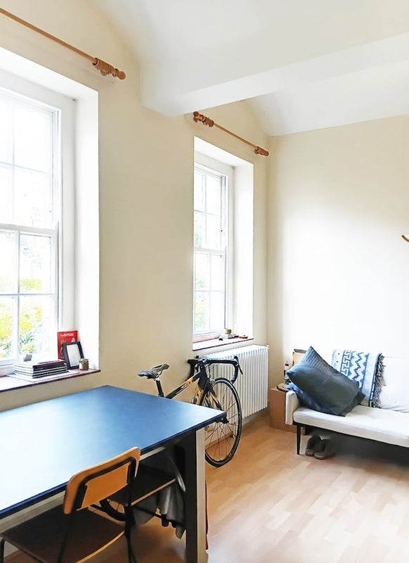 Photo 1: Living Area