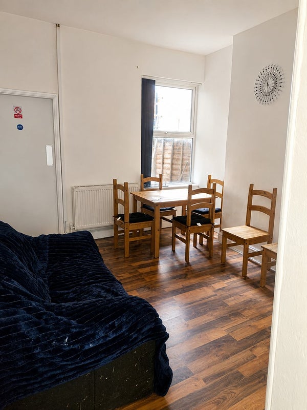 Photo 1: Shared Lounge
