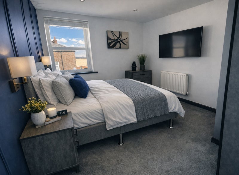 Photo 1: Room 3 w/ Ensuite