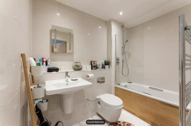 double room in Whitechapel (E1) - More