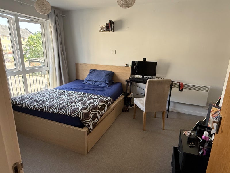 Photo 1: Double Bedroom
