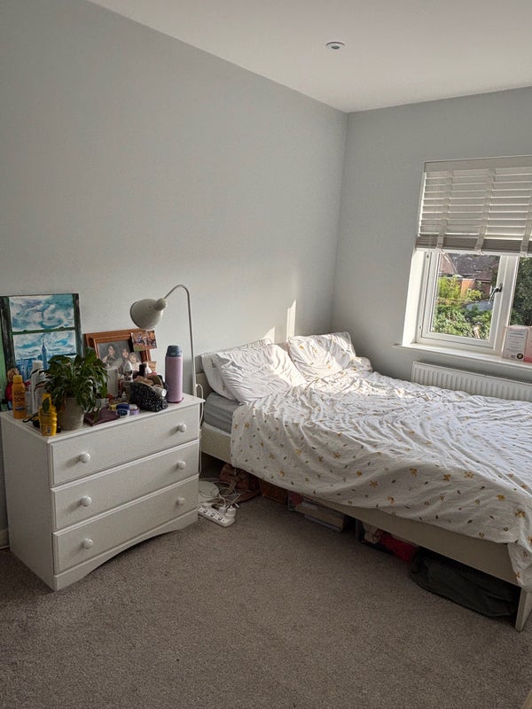 Photo 1: Bedroom 1 