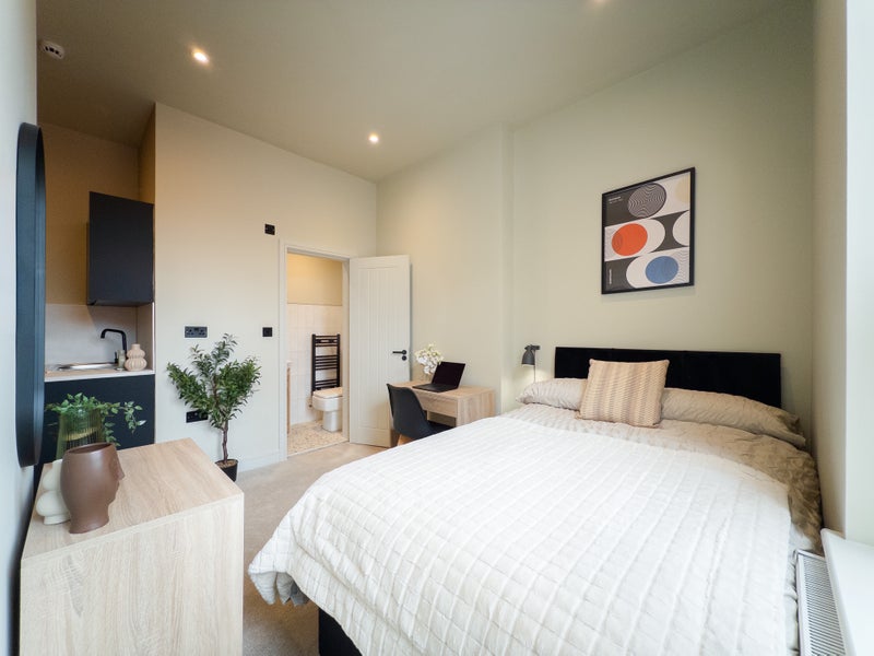 double room in Ashton-under-Lyne (OL7) - View 6