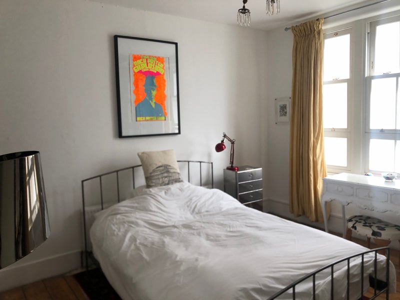 Photo 1: Bedroom