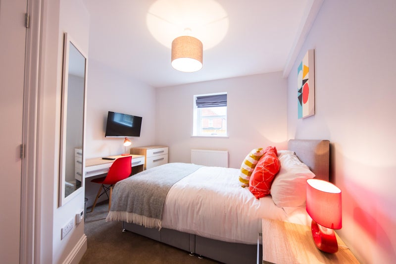 Photo 1: Room 3