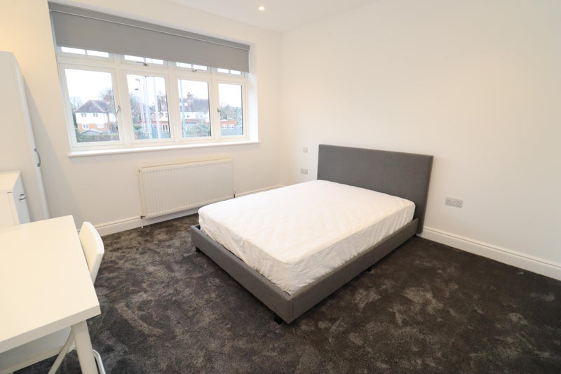 Photo 1: room 1 