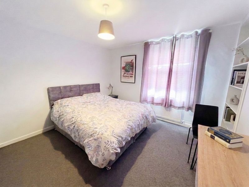 Photo 1: Room 2