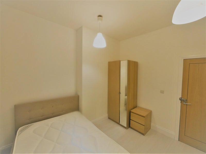 Photo 1: Main Bedroom Angle