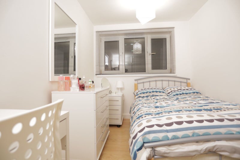 Photo 1: Bedroom 1