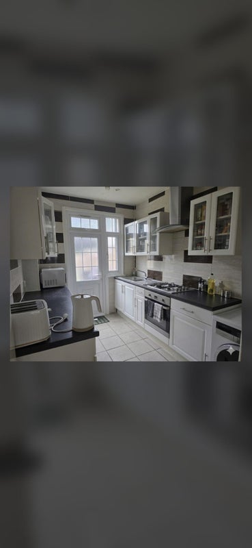 Photo 1: Kitchen