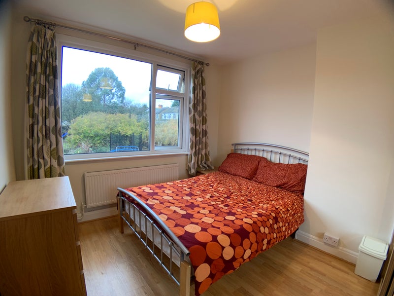 Photo 1: Bedroom