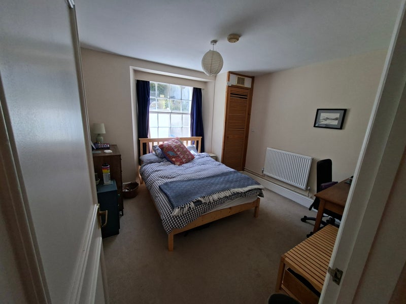 Photo 1: Bedroom for rent