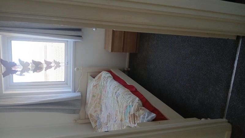 Photo 1: Bedroom