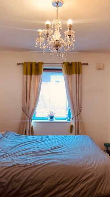 Photo 1: Bedroom