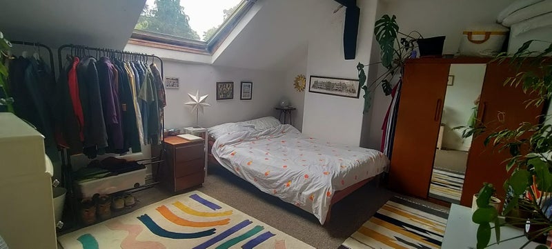 Photo 1: Room 1