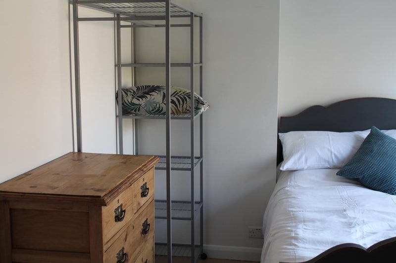 Photo 1: En-suite bedroom