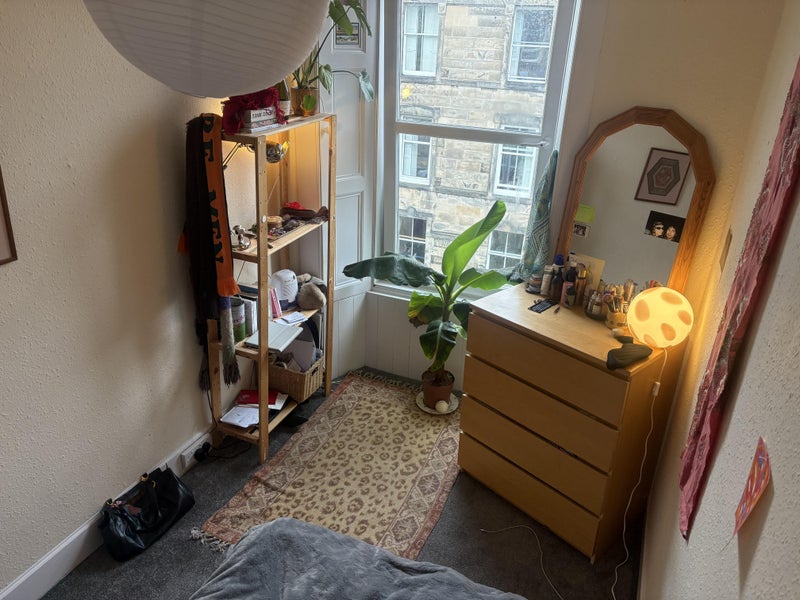 Photo 1: Bedroom 