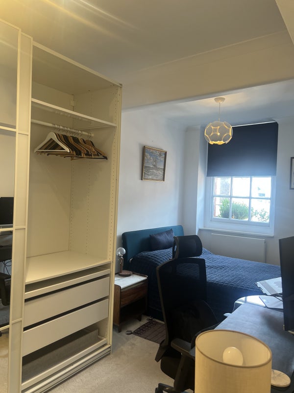 Photo 1: Double room Chelsea SW3 £ 300 per week/ bills inc