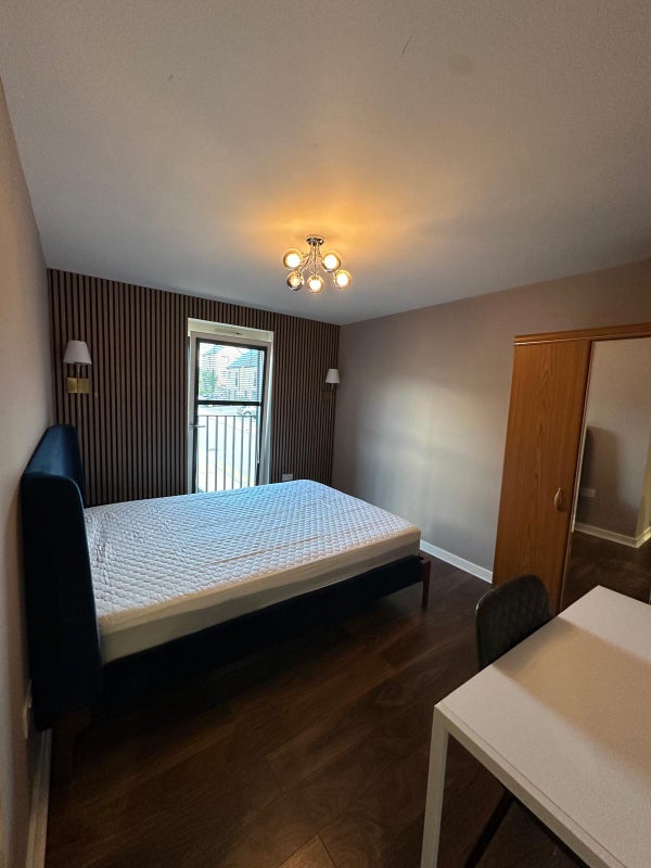 Photo 1: Tenant 2 Double Bedroom